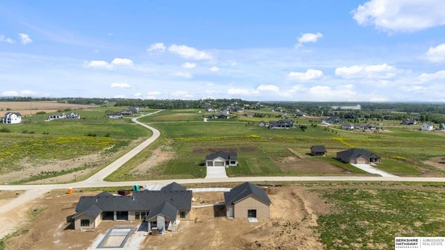 418 Karloff Circle, Yutan, NE 68073