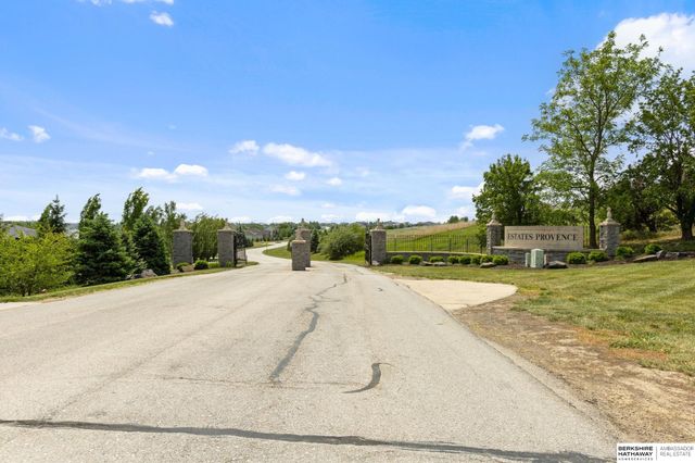 418 Karloff Circle, Yutan, NE 68073