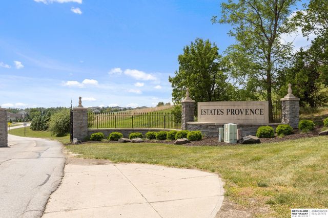 418 Karloff Circle, Yutan, NE 68073