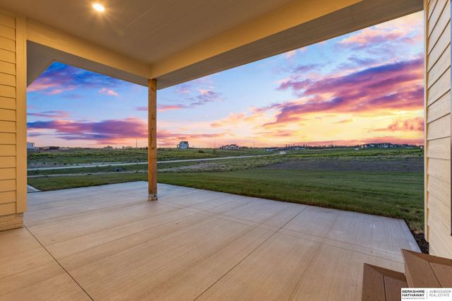 418 Karloff Circle, Yutan, NE 68073