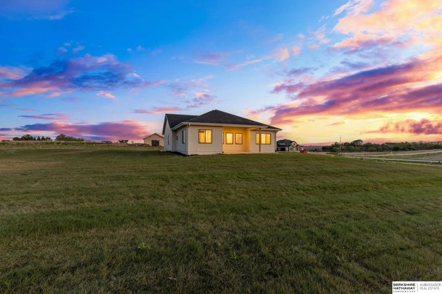 418 Karloff Circle, Yutan, NE 68073