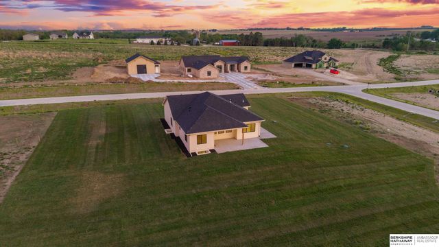 418 Karloff Circle, Yutan, NE 68073