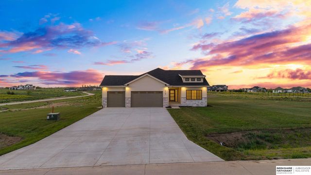 418 Karloff Circle, Yutan, NE 68073