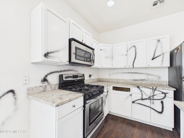 7954 E Senate Street, Tucson, AZ 85730