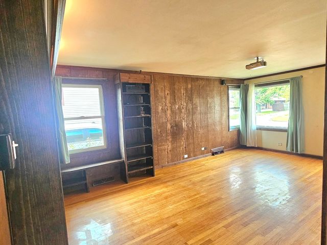 5137 160th Street, Oak Forest, IL 60452