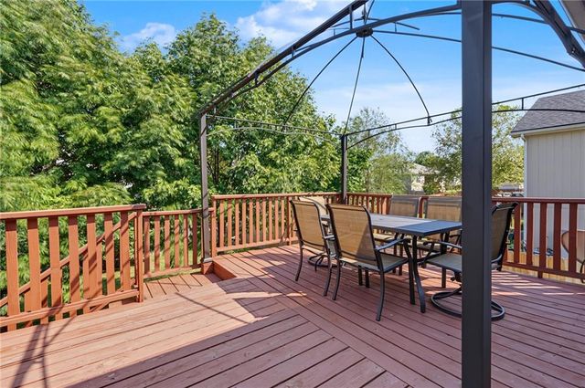 1418 Redwood Drive, Eudora, KS 66025