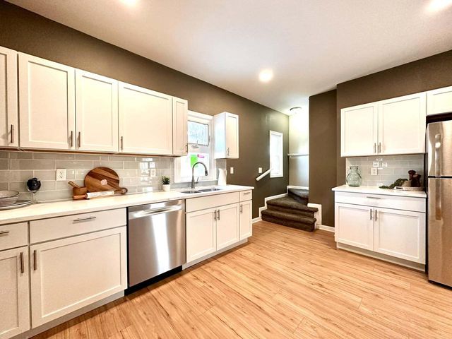 2702 Springbrook ROAD, Pleasant Prairie, WI 53158