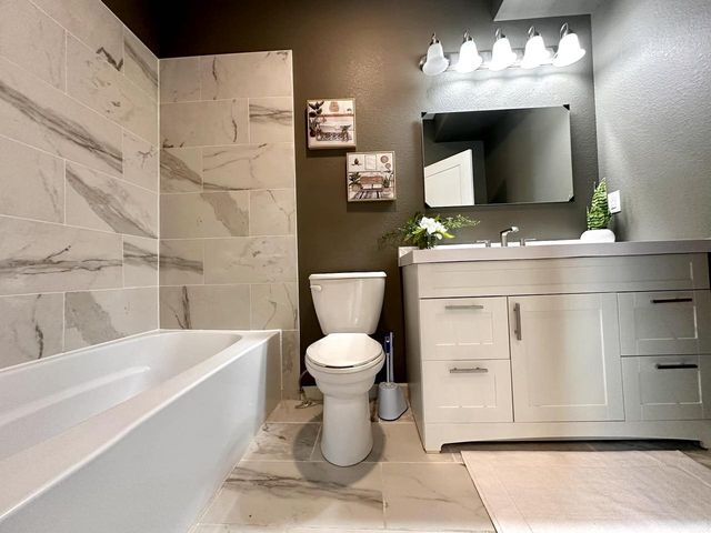 2702 Springbrook ROAD, Pleasant Prairie, WI 53158