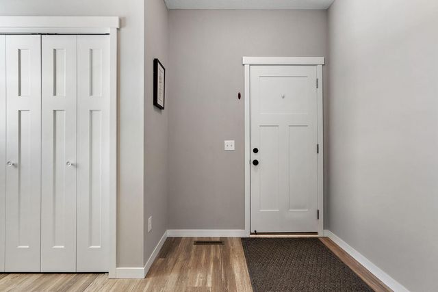 1739 200th Lane NW, Oak Grove, MN 55011