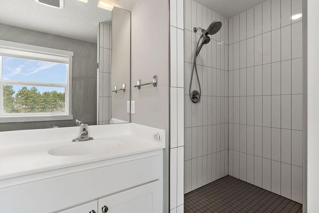 1739 200th Lane NW, Oak Grove, MN 55011