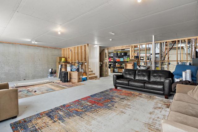 1739 200th Lane NW, Oak Grove, MN 55011