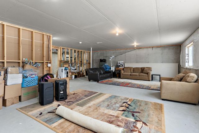 1739 200th Lane NW, Oak Grove, MN 55011