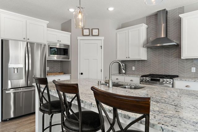 1739 200th Lane NW, Oak Grove, MN 55011