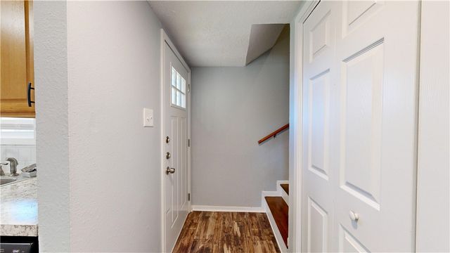 1325 Airline Drive, College Station, TX 77845