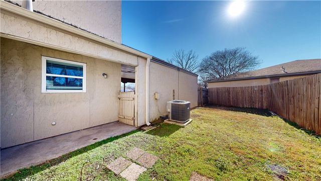 1325 Airline Drive, College Station, TX 77845