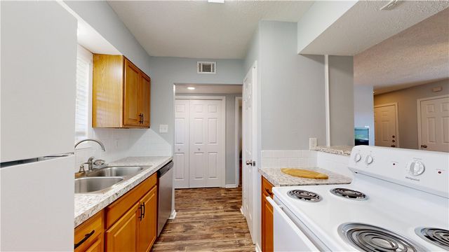 1325 Airline Drive, College Station, TX 77845