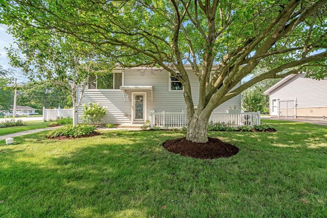 1102 Basin Drive, Lockport, IL 60441