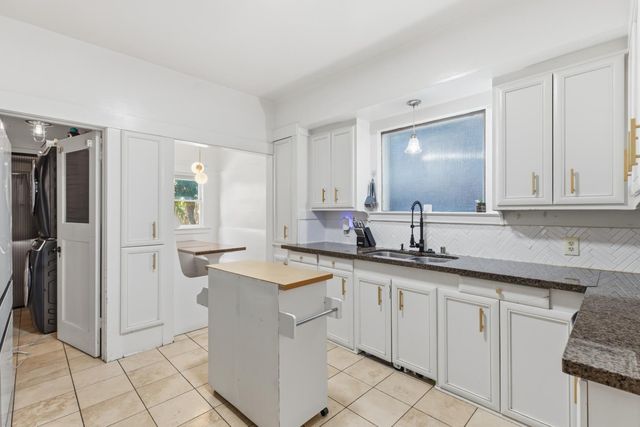 415 Sycamore Ave, Modesto, CA 95354