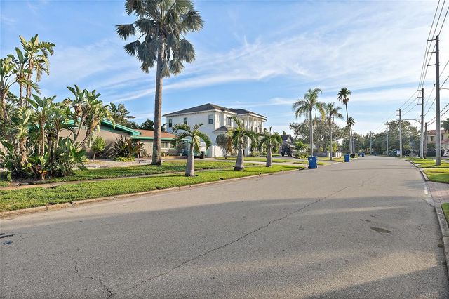 1235 CORDOVA BOULEVARD NE, St Petersburg, FL 33704