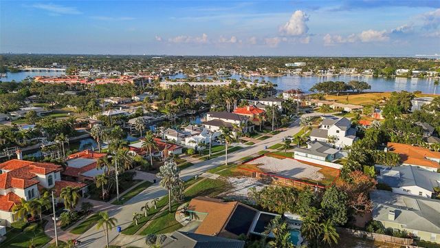 1235 CORDOVA BOULEVARD NE, St Petersburg, FL 33704