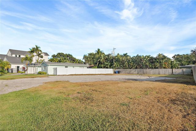 1235 CORDOVA BOULEVARD NE, St Petersburg, FL 33704