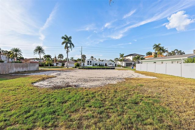 1235 CORDOVA BOULEVARD NE, St Petersburg, FL 33704