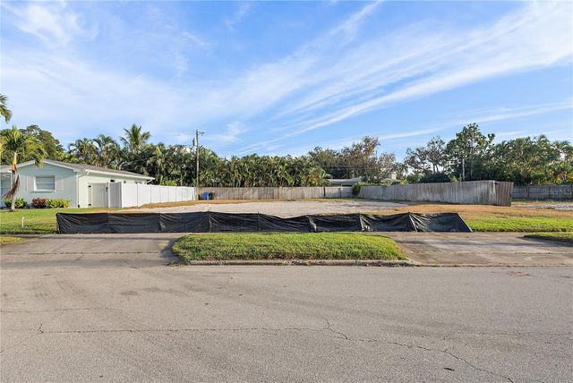 1235 CORDOVA BOULEVARD NE, St Petersburg, FL 33704