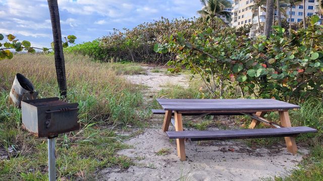 5200 N Ocean Blvd Apt 615, Lauderdale By The Sea, FL 33308