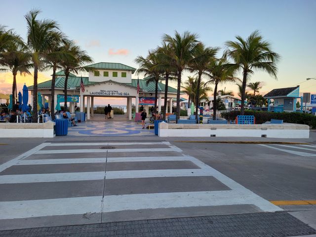 5200 N Ocean Blvd Apt 615, Lauderdale By The Sea, FL 33308