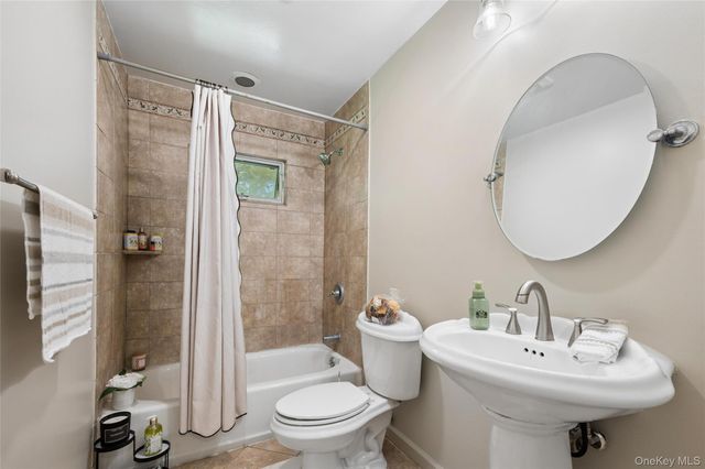 3 Bradley Court, Smithtown, NY 11787
