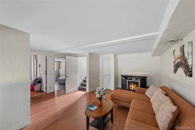 3 Bradley Court, Smithtown, NY 11787