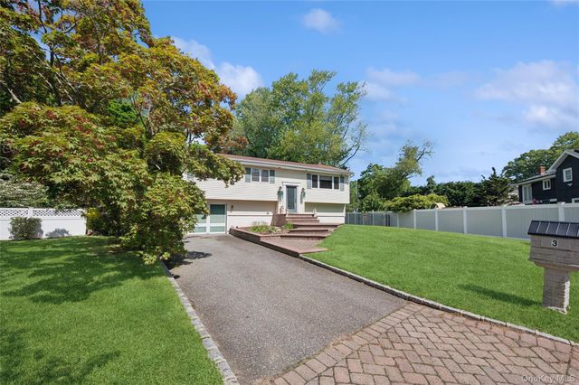 3 Bradley Court, Smithtown, NY 11787