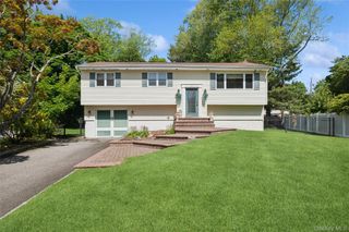 3 Bradley Court, Smithtown, NY 11787