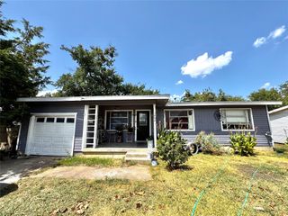 1202 Huddleston Drive, Grand Prairie, TX 75050