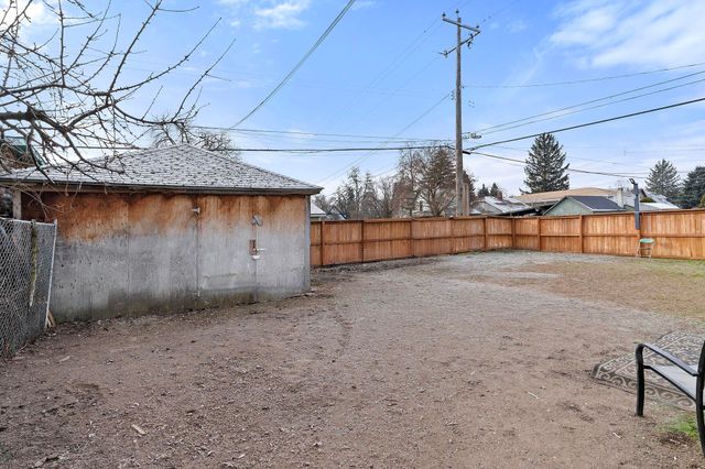 802 E Baldwin Ave, Spokane, WA 99207