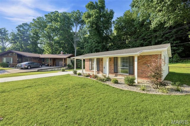 4136 Pasco Drive, St Louis, MO 63129