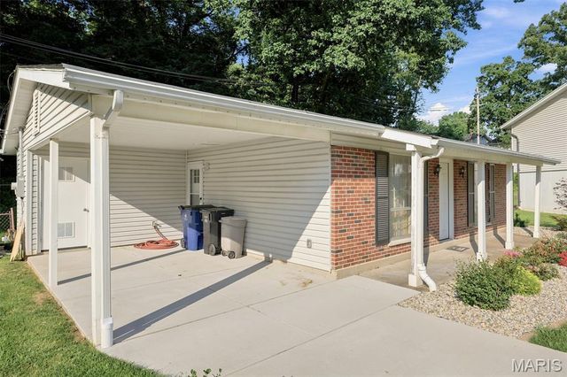 4136 Pasco Drive, St Louis, MO 63129