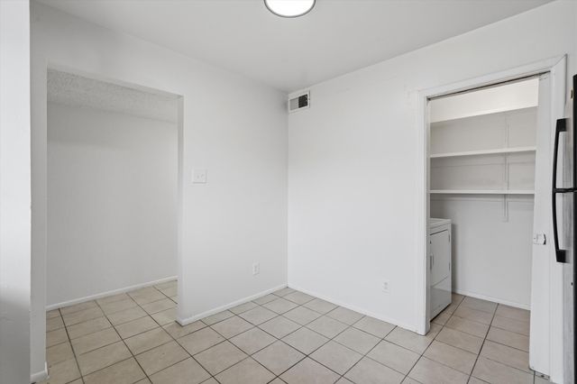 517 Palomas Drive SE, Albuquerque, NM 87108