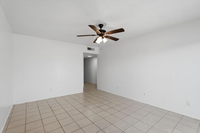 517 Palomas Drive SE, Albuquerque, NM 87108