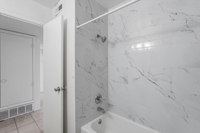 517 Palomas Drive SE, Albuquerque, NM 87108