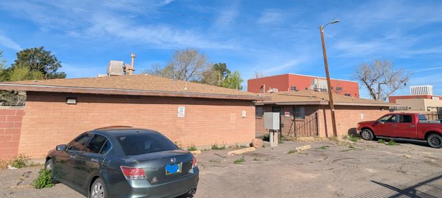 517 Palomas Drive SE, Albuquerque, NM 87108