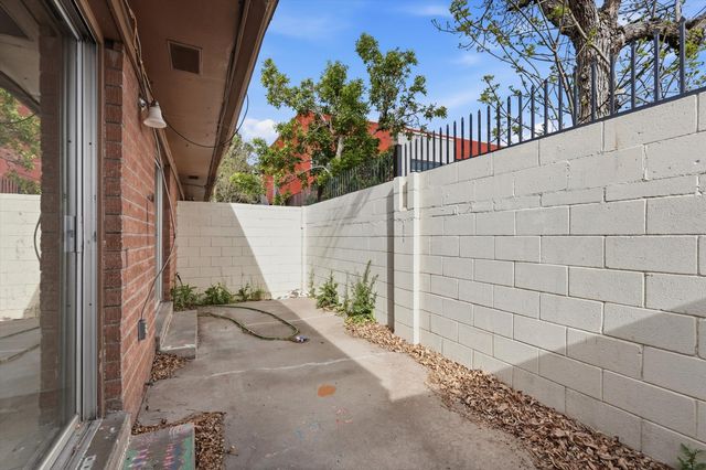 517 Palomas Drive SE, Albuquerque, NM 87108