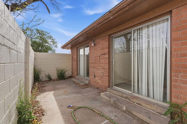517 Palomas Drive SE, Albuquerque, NM 87108