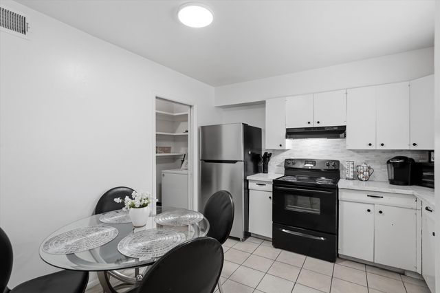 517 Palomas Drive SE, Albuquerque, NM 87108