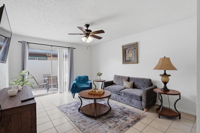 517 Palomas Drive SE, Albuquerque, NM 87108