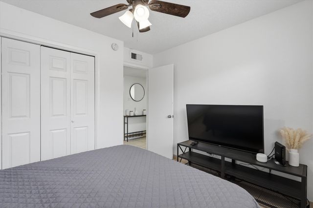 517 Palomas Drive SE, Albuquerque, NM 87108
