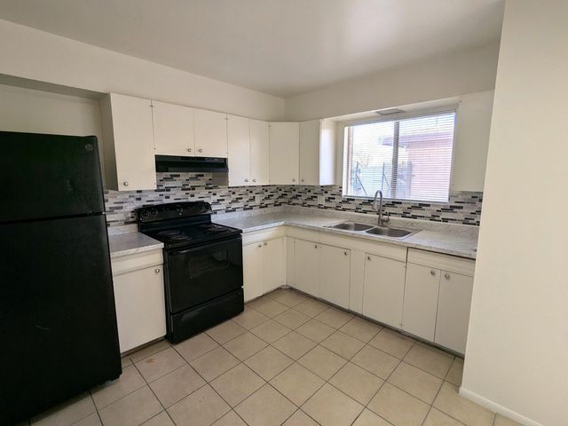 517 Palomas Drive SE, Albuquerque, NM 87108