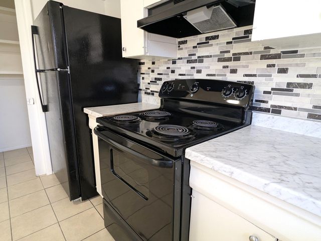 517 Palomas Drive SE, Albuquerque, NM 87108