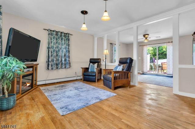 13 Allen St, Flemington Boro, NJ 08822