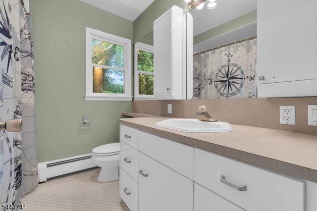 13 Allen St, Flemington Boro, NJ 08822